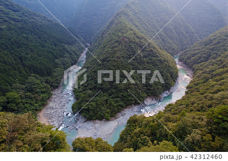 【徳島県・秘境】ひの字渓谷・祖谷渓 コピースペース 42312460