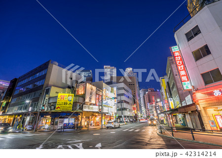 名古屋駅裏界隈 椿神社前交差点から名古屋駅の高層ビル群を望む HDR 名古屋駅裏界隈 椿神社前交差点から名古屋駅の高層ビル群を望む HDR 42314214