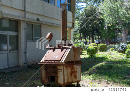 使われなくなった焼却炉　千葉県千葉市千葉公園 42315741