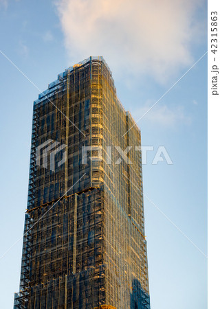 The construction site enclosed plastic mash 42315863