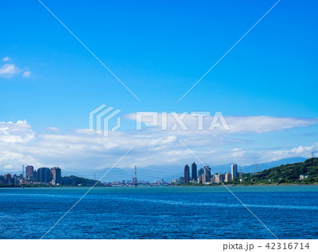 Tamsui river and mountains in Taipei, Taiwan Tamsui river and mountains in Taipei, Taiwan 42316714