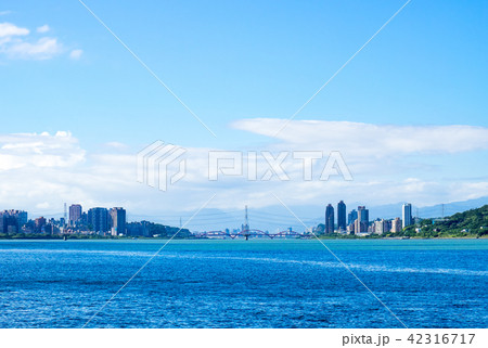 Tamsui river and mountains in Taipei, Taiwan Tamsui river and mountains in Taipei, Taiwan 42316717
