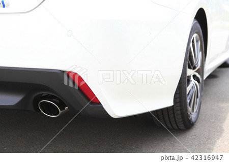 車のマフラー 車のマフラー 42316947