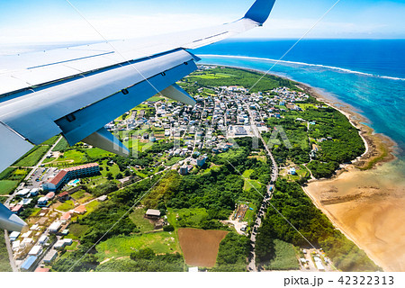 飛行機から見える景色 (石垣島) 飛行機から見える景色 (石垣島) 42322313
