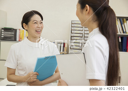 看護師 42322401