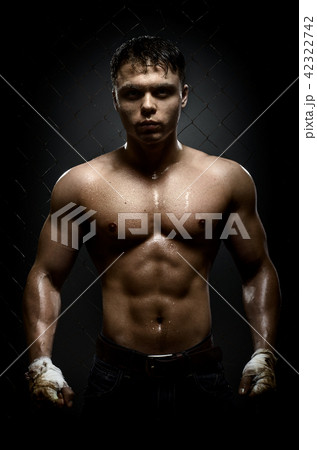 muscular guy street-fighter 42322742