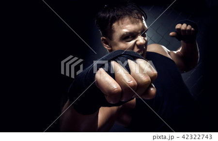 muscular guy street-fighter 42322743