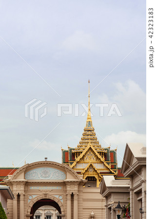 Golden facade and roof Bangkok Grand Palace Golden facade and roof Bangkok Grand Palace 42323183