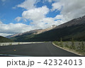 車窓からのロッキー山脈 42324013