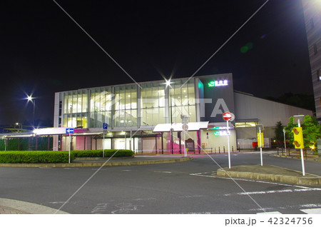 夜の南武線西府駅 42324756