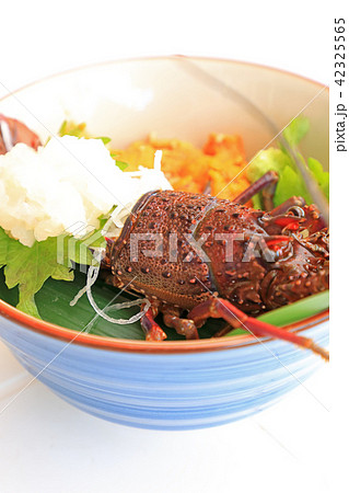贅沢な伊勢海老ウニ丼 贅沢な伊勢海老ウニ丼 42325565