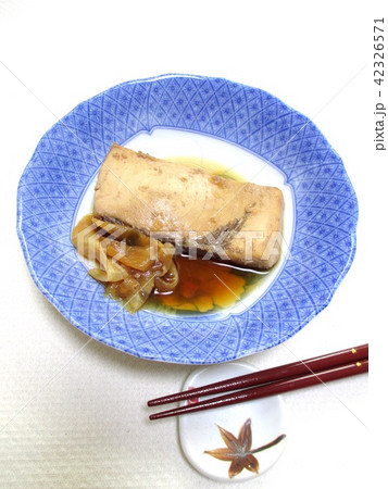 家庭のメカジキ切り身の煮付け 42326571