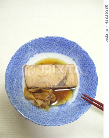 家庭のメカジキ切り身の煮付け 42326580