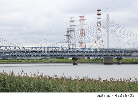 荒川橋梁を渡る地下鉄東西線新05系 42326705
