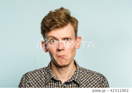 shocked perplexed puzzled bewildered man shocked perplexed puzzled bewildered man 42331902