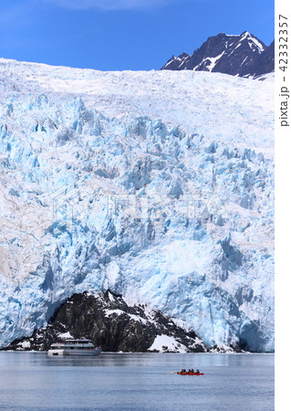 アラスカ氷河クルーズからの景色(氷河) アラスカ氷河クルーズからの景色(氷河) 42332357
