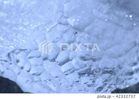 アラスカ氷河クルーズからの景色(氷河の氷) アラスカ氷河クルーズからの景色(氷河の氷) 42332737
