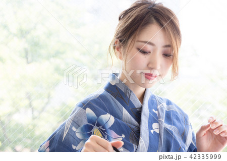 浴衣の女性 浴衣の女性 42335999