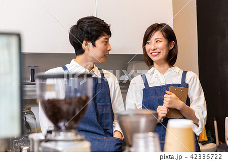 カフェ スタッフ カフェ スタッフ 42336722