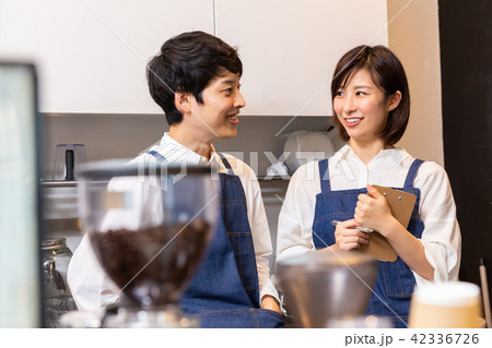 カフェ スタッフ カフェ スタッフ 42336726