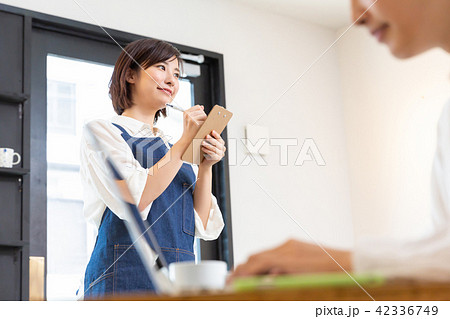 カフェ　アルバイトスタッフ 42336749