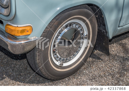 車のホイール old Wheel of the car 車のホイール old Wheel of the car 42337868