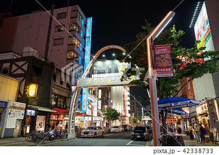 名古屋市中区栄3丁目 呉服町通り プリンセス大通り シンボルアーチ 夜景の写真素材