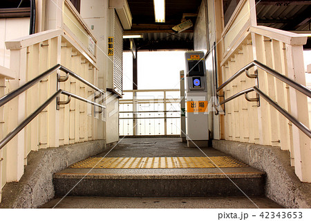 八高線東福生駅の改札出口 42343653