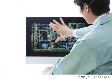建設 建築 不動産 CAD 図面 ビジネス パソコン オフィス ビジネスマン 男性 建設 建築 不動産 CAD 図面 ビジネス パソコン オフィス ビジネスマン 男性 42347481