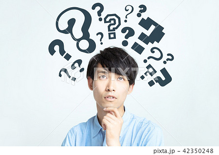 考える男性 42350248