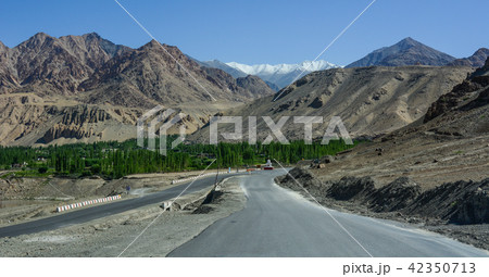 Mountain road in Ladakh, India 42350713