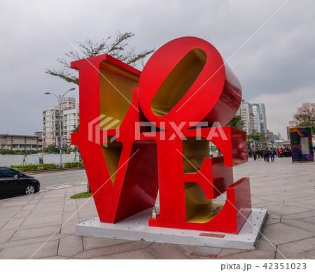 Love sign outside the Taipei 101 Building Love sign outside the Taipei 101 Building 42351023