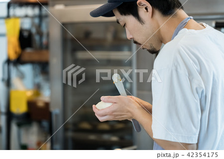 パン屋さん パン屋さん 42354175