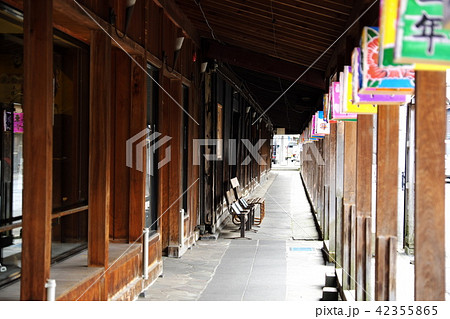 初夏の黒石市中町こみせ通り 42355865