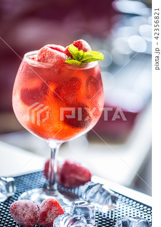 Strawberry lemonade or alcoholic cocktail with ice Strawberry lemonade or alcoholic cocktail with ice 42356821