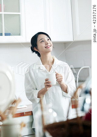韓国人 女性 女 42357176