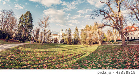 Topolcianky castle with park in autumn, Slovakia Topolcianky castle with park in autumn, Slovakia 42358819