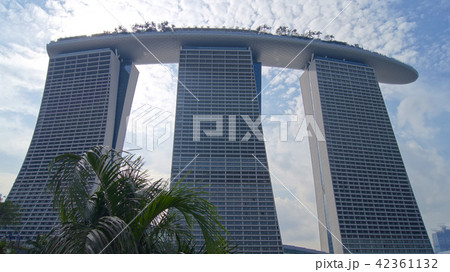 SINGAPORE - APR 1st, 2015: The Marina Bay Sands Resort in Singapore. The roofs of towers are 42361132