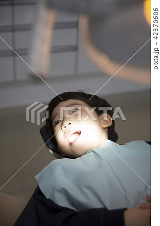 男 男性 男の子 42370606