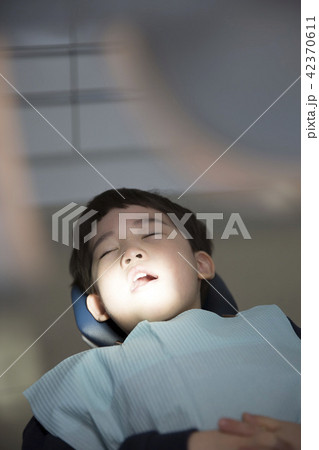 男 男性 男の子 42370611