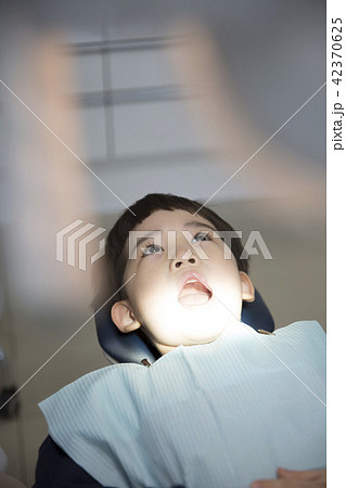 男 男性 男の子 42370625