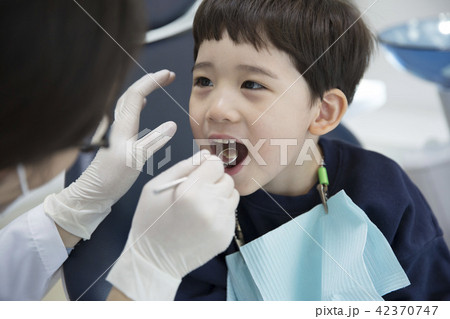 男 男性 男の子 42370747