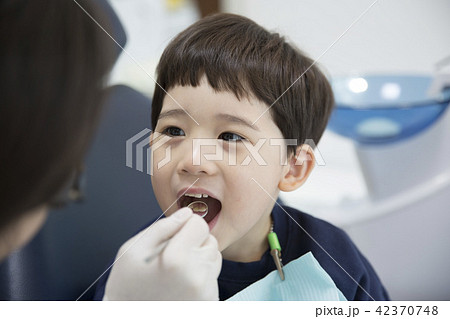 男 男性 男の子 42370748