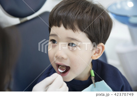 男 男性 男の子 42370749