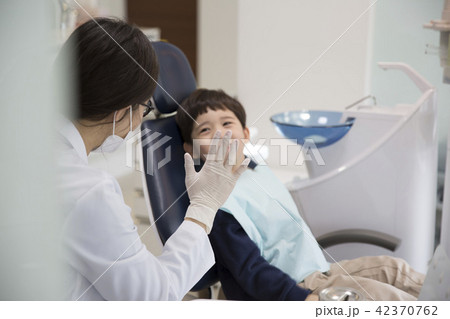 男 男性 男の子 42370762