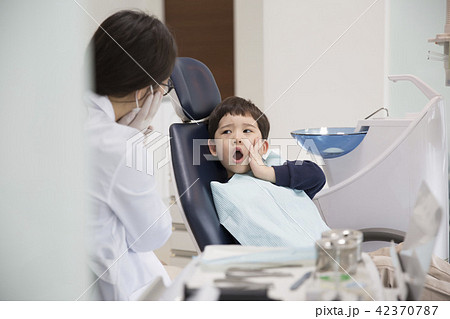 男 男性 男の子 42370787