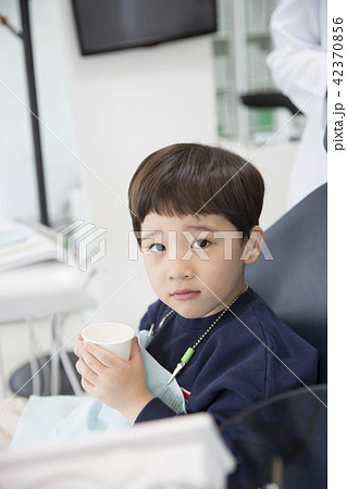 男 男性 男の子 42370856