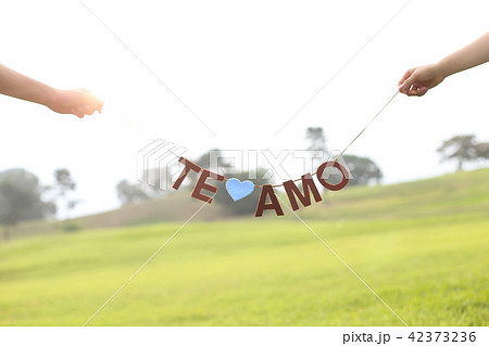 男女 デート 一緒に 42373236