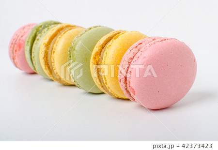 Colorful sweet macaroons Colorful sweet macaroons 42373423