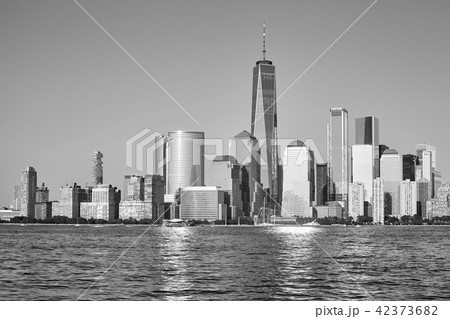 Manhattan seen from New Jersey at sunset, NYC. 42373682